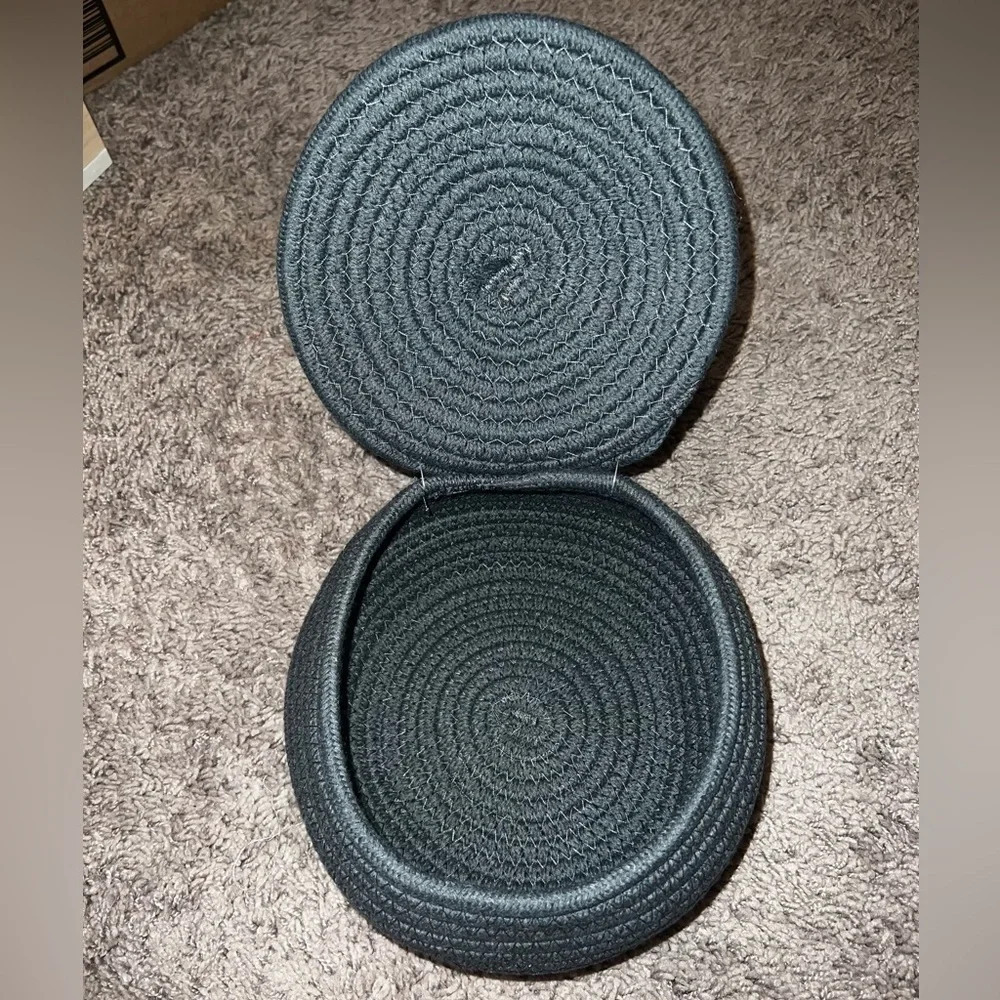 NWT Blue Rope Plant Holder with Lid